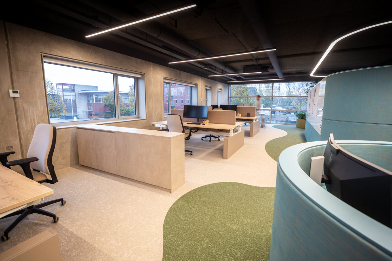 Duo werkplekken voor ergonomisch en efficiënt samenwerken